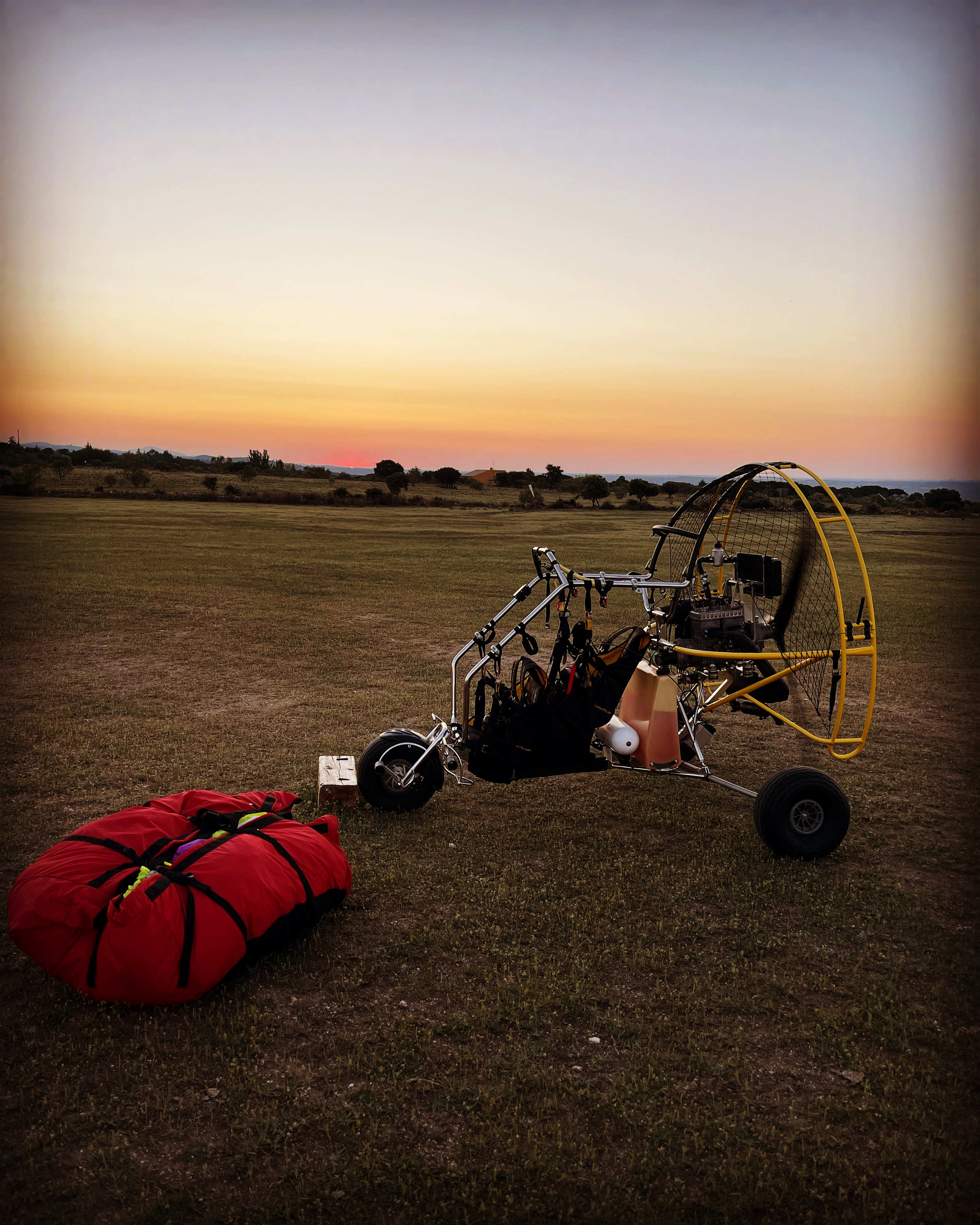 Formación de paramotor y paratrike en Valdemorillo (Madrid) - ParamotorMadrid