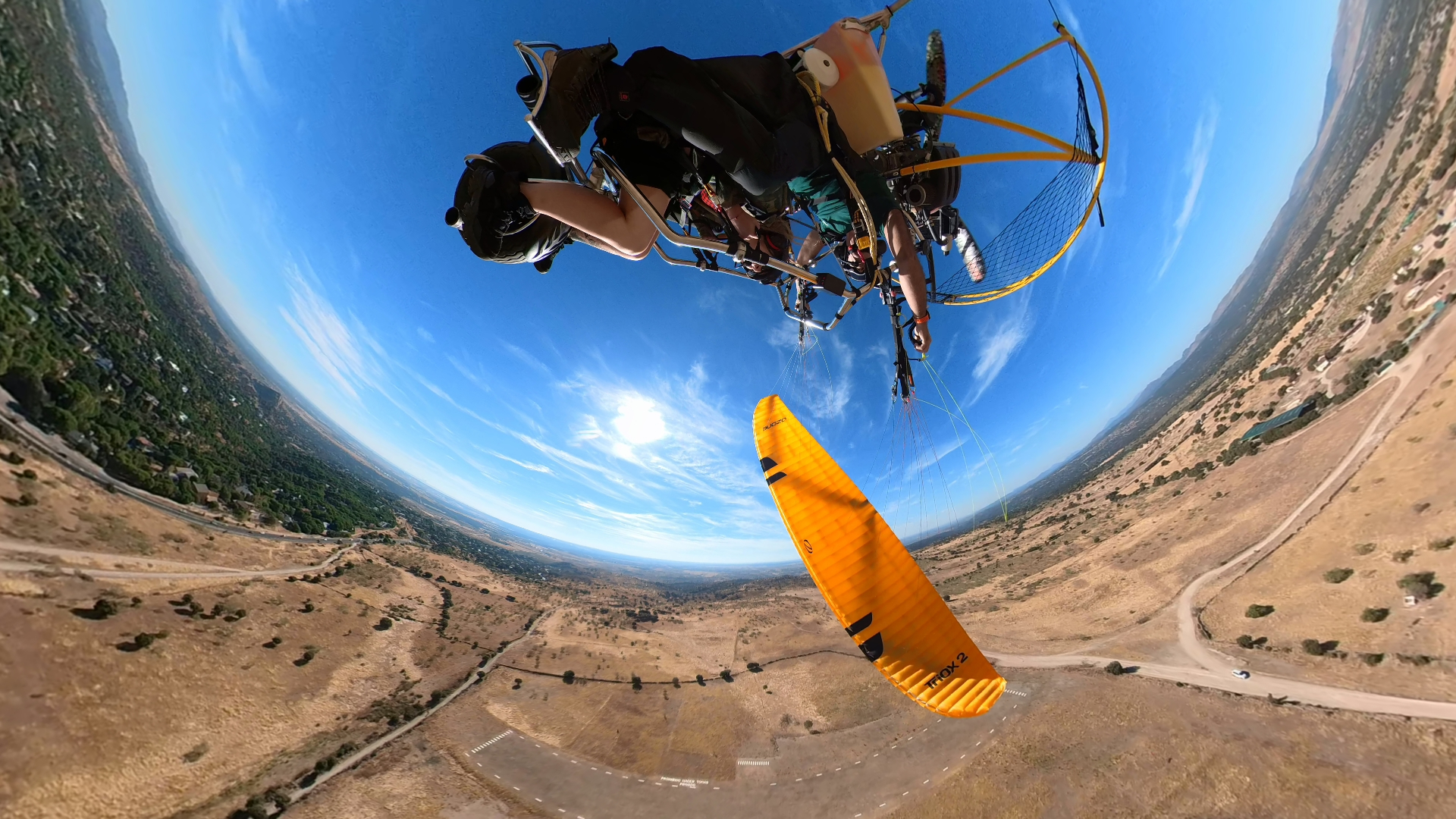 Bautismo acrobático en paratrike biplaza con maniobras de alta intensidad - ParamotorMadrid