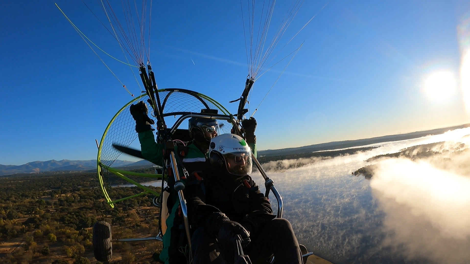 Vuelo sobre el Río Perales y entorno histórico en paratrike biplaza - ParamotorMadrid